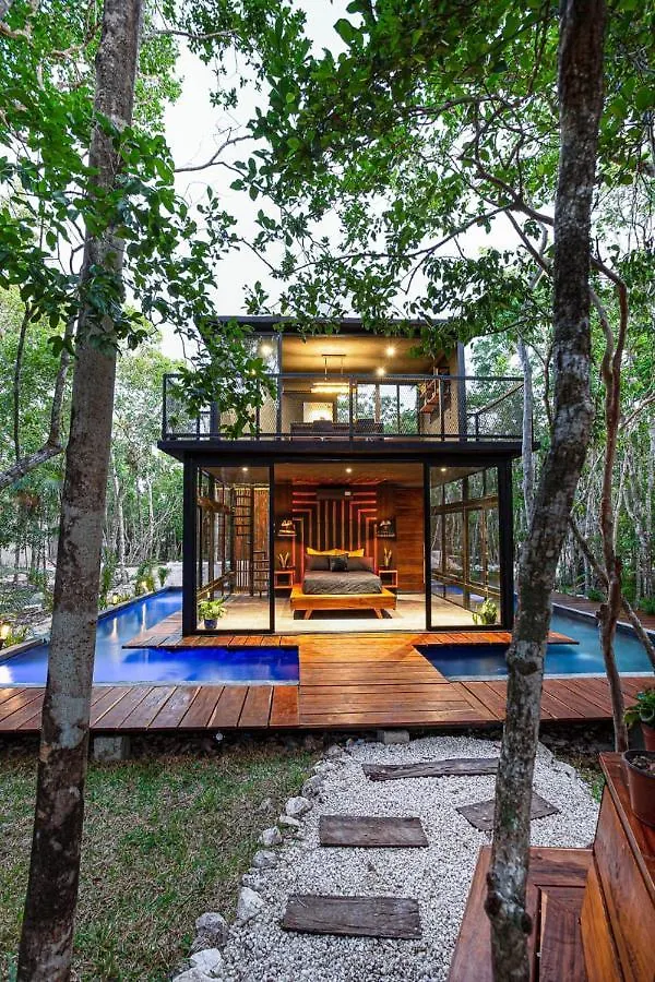 Villa K NAJ- Tiny House con cenote natural privado.